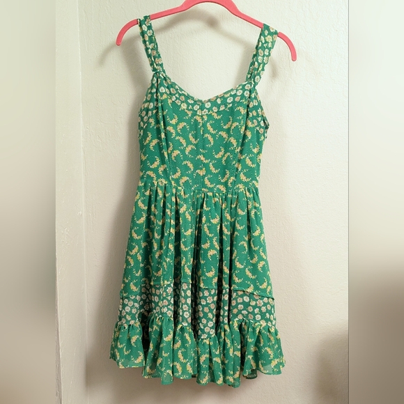 💚 Lauren Conrad Floral Ruffle Dress - Picture 2 of 5